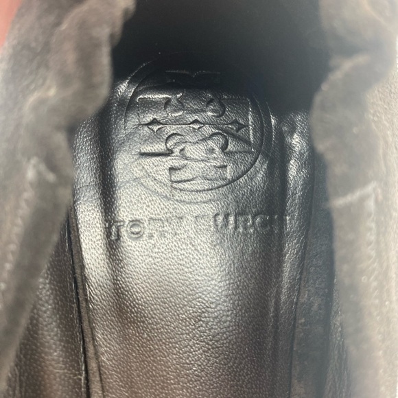 TORY Burch brown suede flats. - Picture 2 of 9